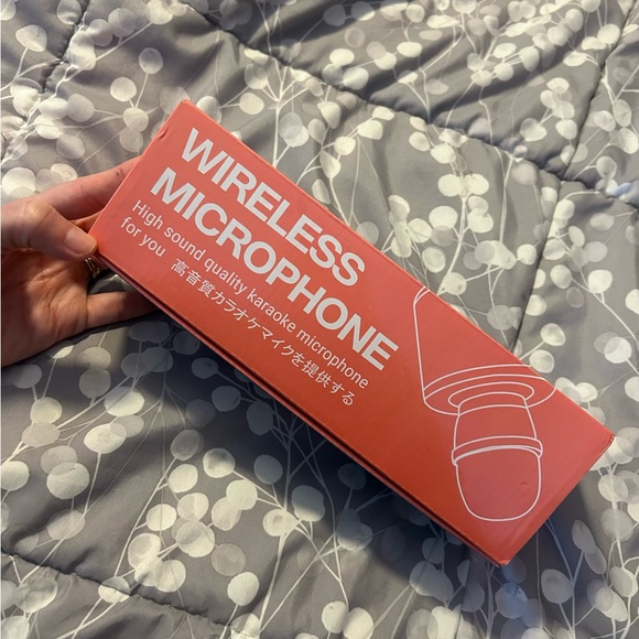Brand new wireless microphone - Picture 2 of 2